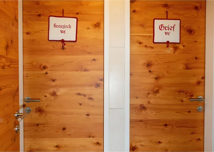 Ferienhaus Grief 143- Naviser Huette *