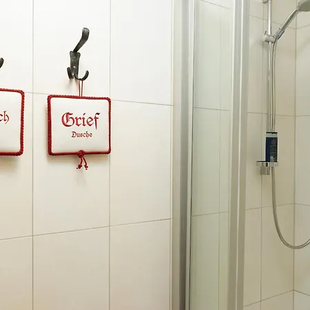 Grief 143- Naviser Huette בית נופש